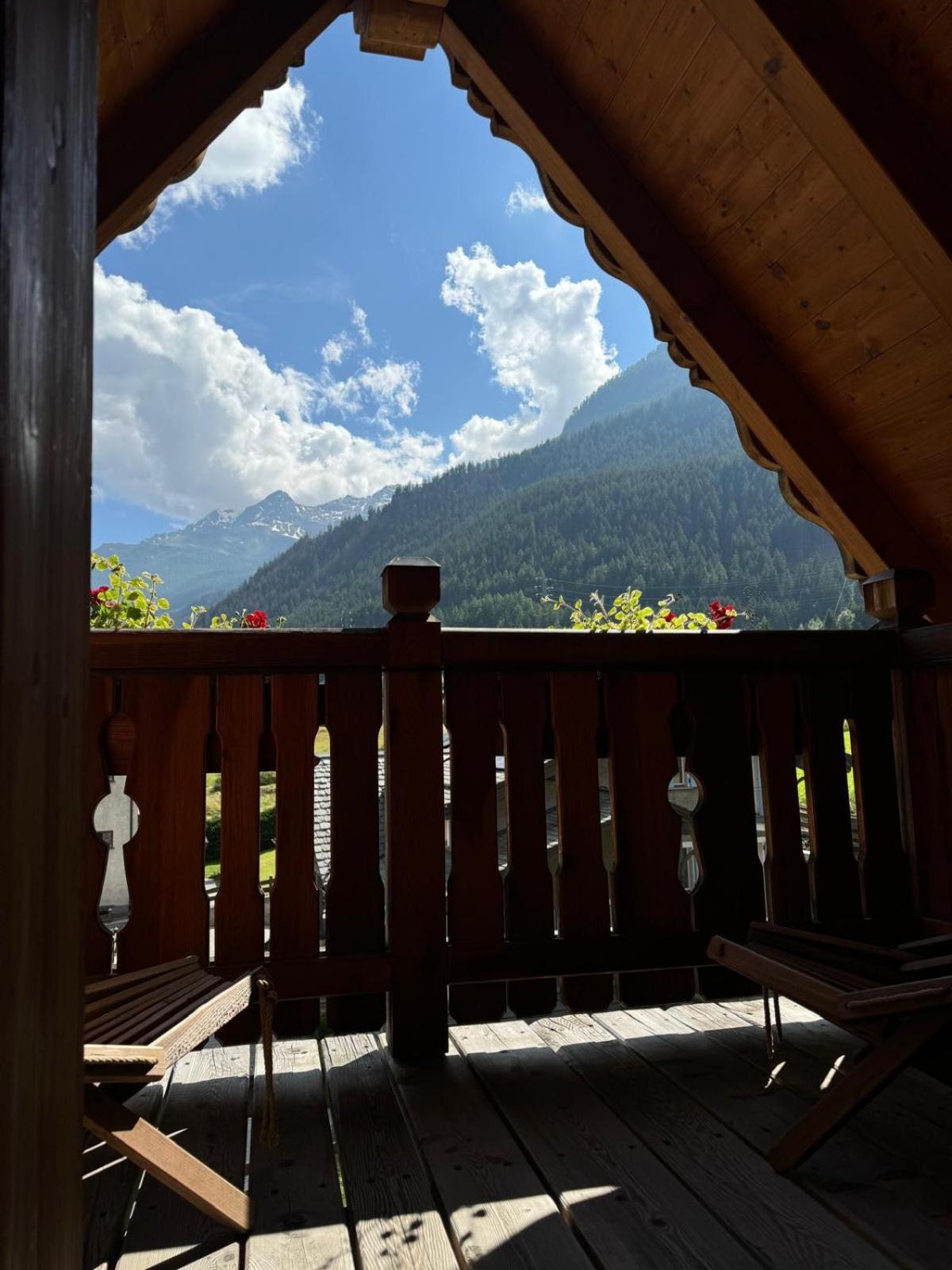 Chalet La Rugiada Bormio Exterior photo