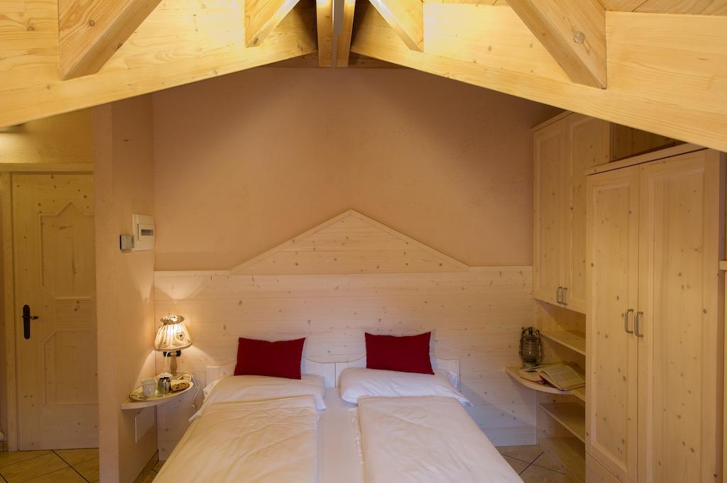 Chalet La Rugiada Bormio Room photo